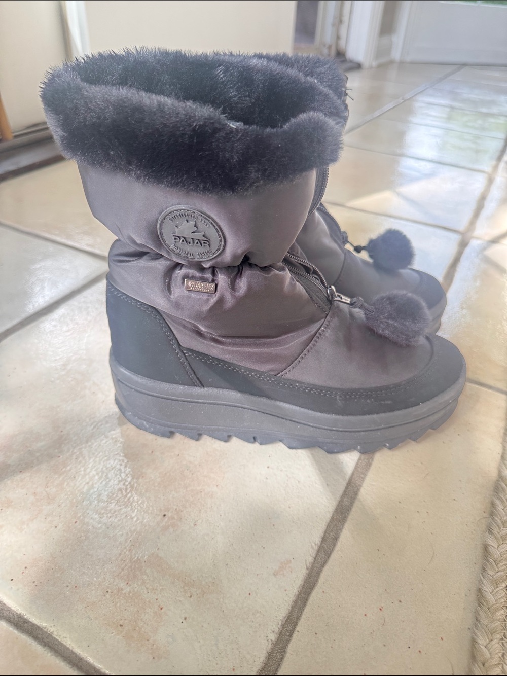 Pajar Toby Winter Snow Boots with Faux Fur size 39 EU/ 8-8.5 US GUC